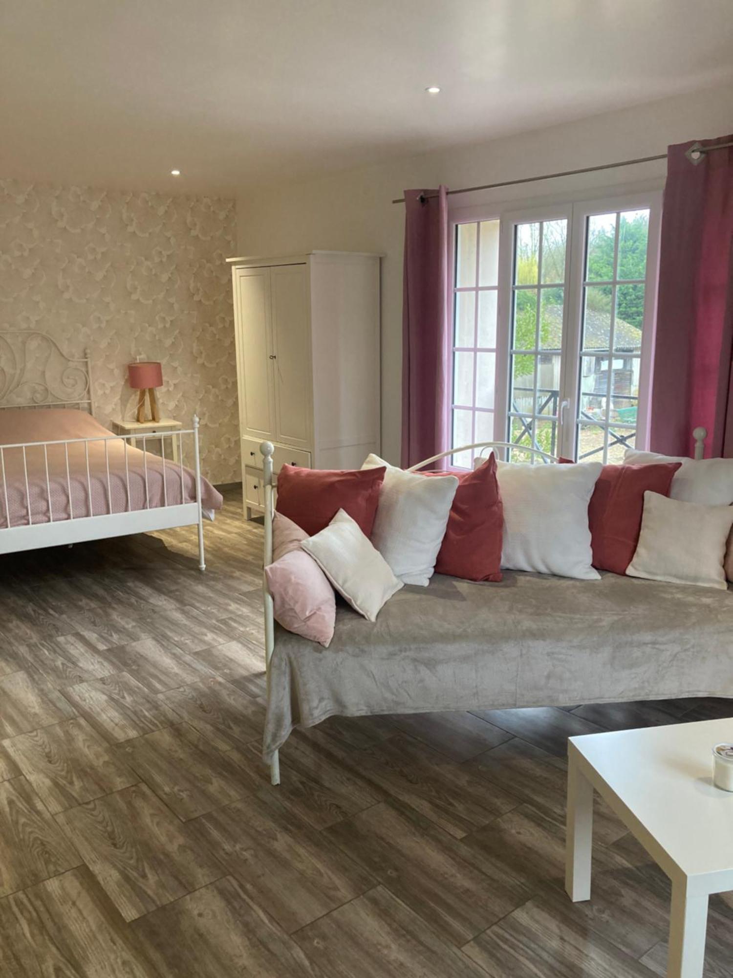 L'Oreade Amfreville-sur-Iton ภายนอก รูปภาพ